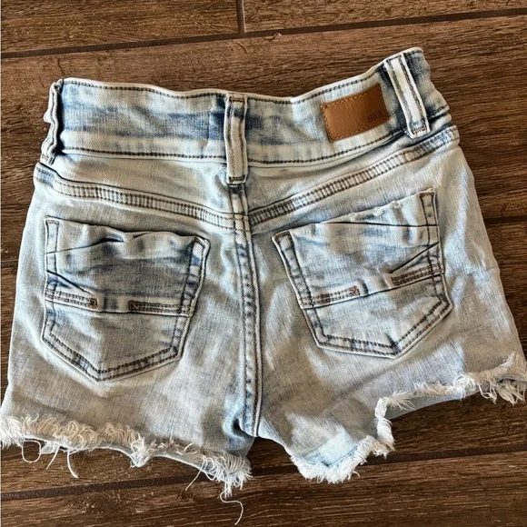 BKE Light Blue Frayed YOUTH Jean Shorts - Picture 2 of 7
